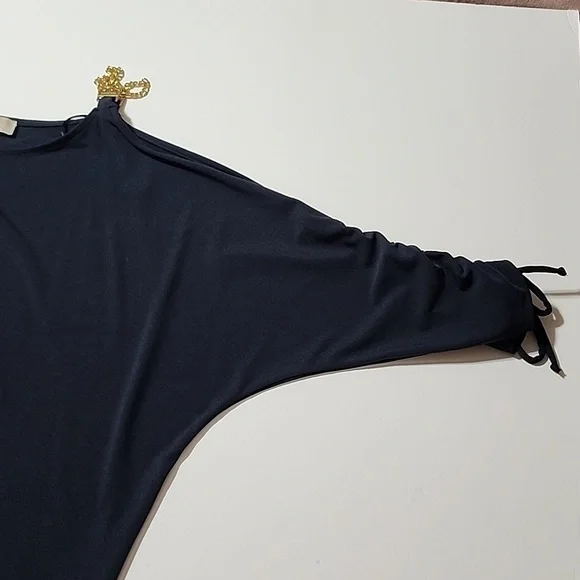 Michael Kors Cold Shoulder With Gold Chain Strap. 3/4 Sleeves. Size L - Picture 9 of 14